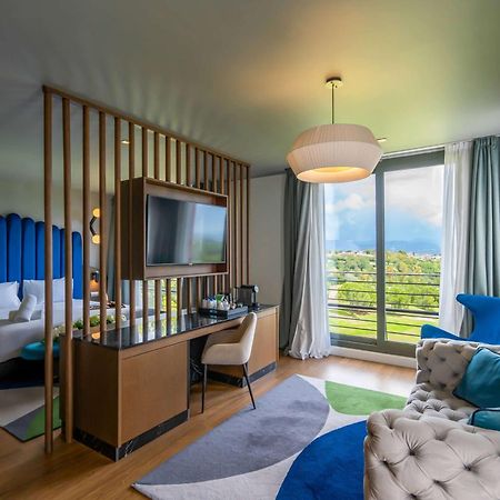 Dolce By Wyndham Barcelona Resort Sant Esteve Sesrovires Buitenkant foto