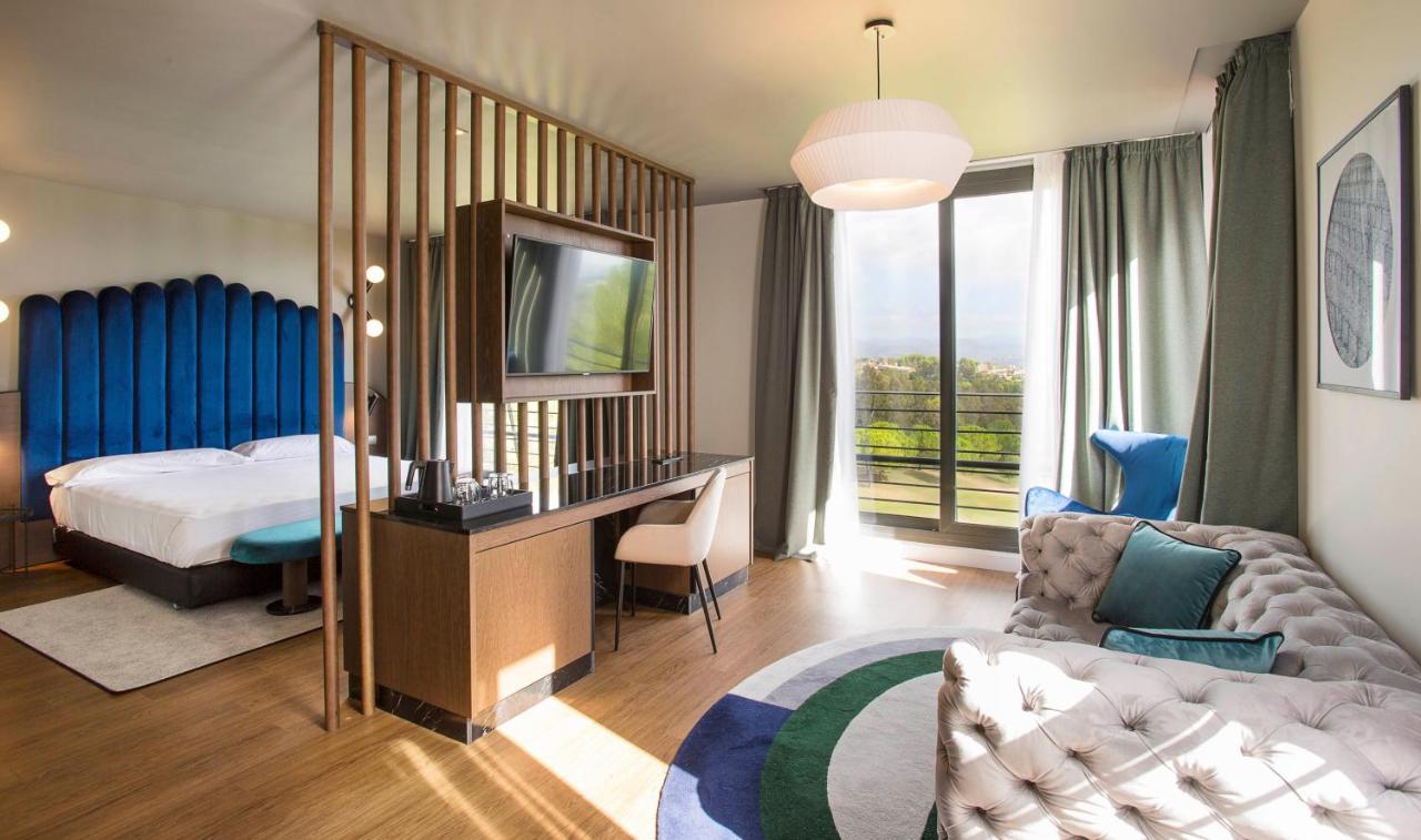 Dolce By Wyndham Barcelona Resort Sant Esteve Sesrovires Buitenkant foto