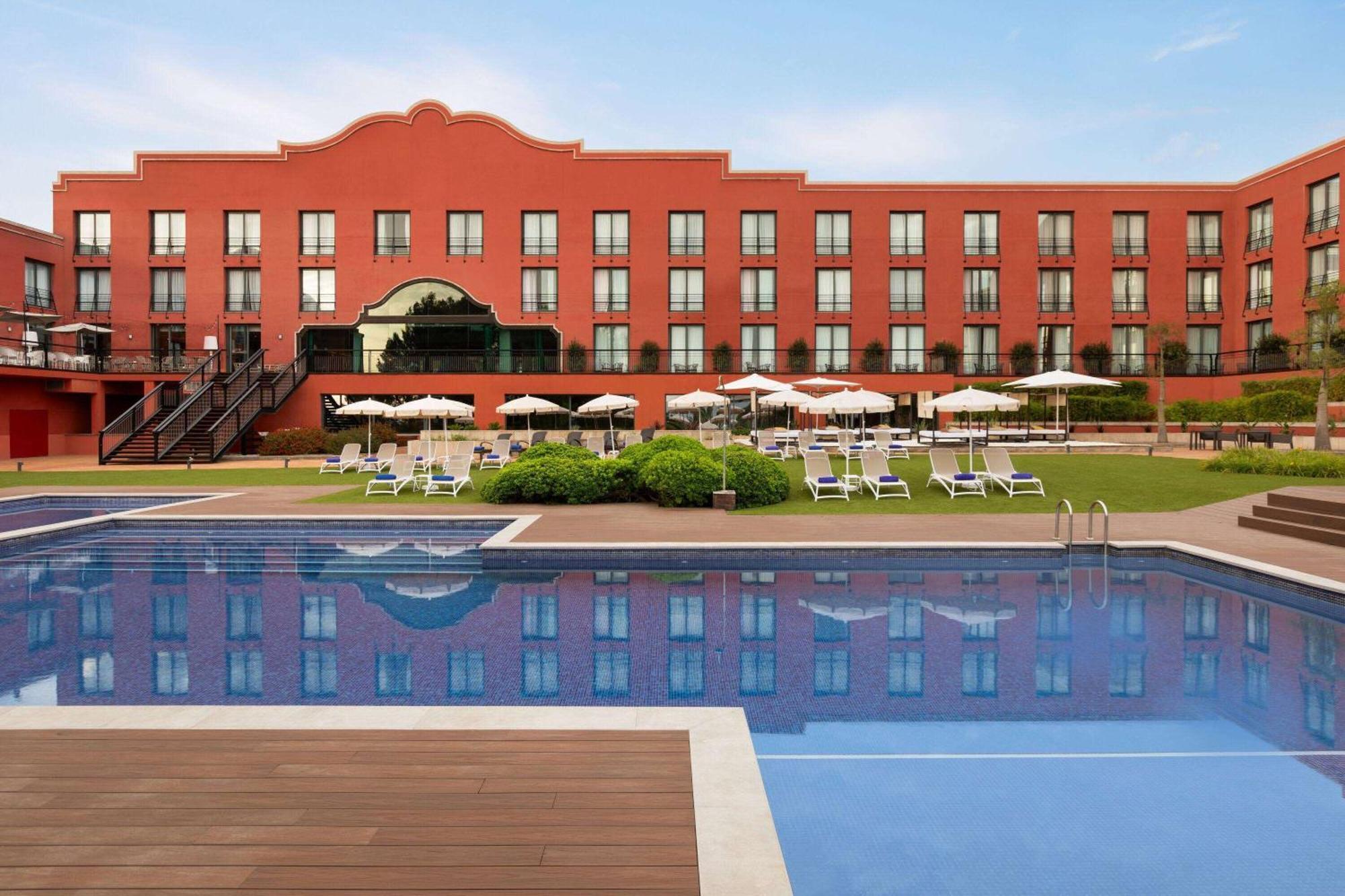 Dolce By Wyndham Barcelona Resort Sant Esteve Sesrovires Buitenkant foto