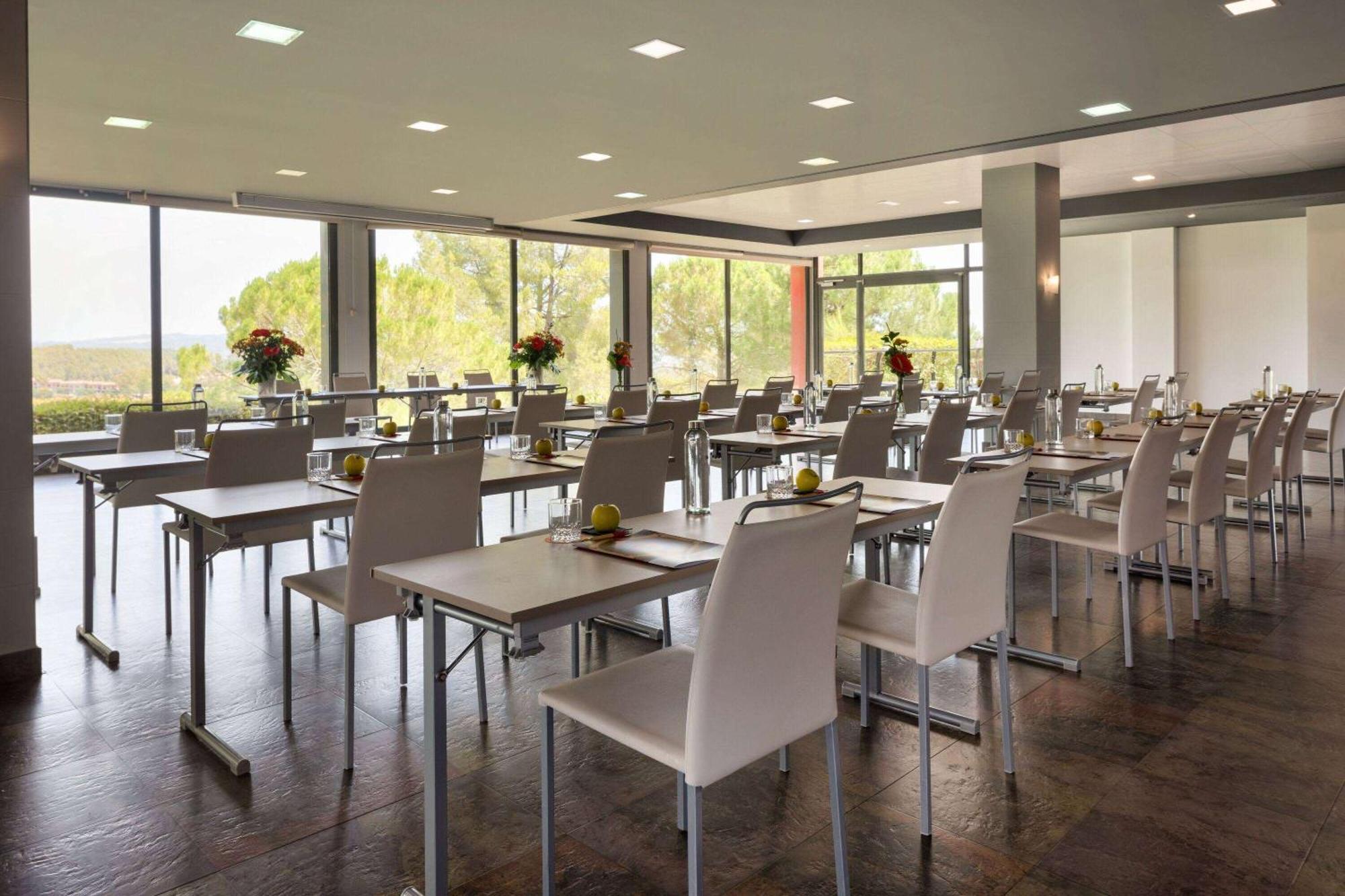 Dolce By Wyndham Barcelona Resort Sant Esteve Sesrovires Buitenkant foto