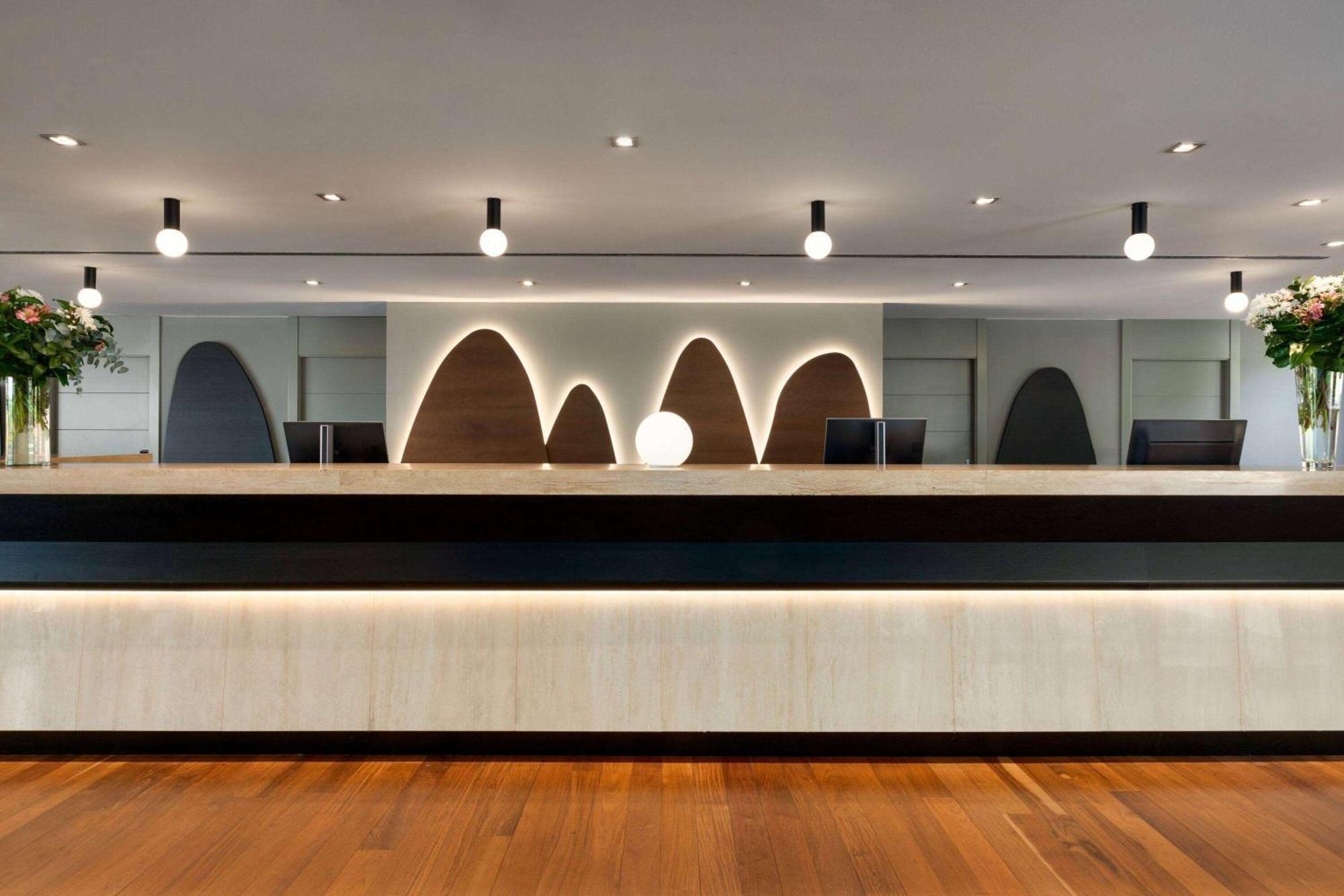 Dolce By Wyndham Barcelona Resort Sant Esteve Sesrovires Buitenkant foto