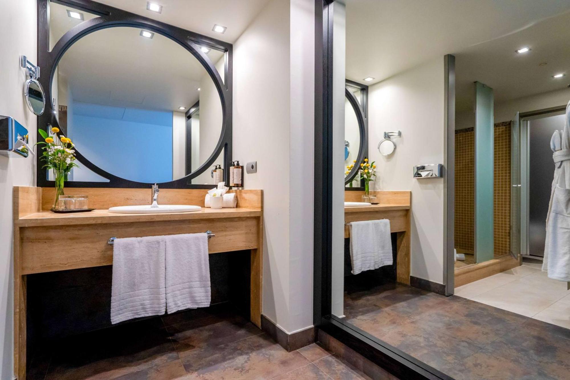 Dolce By Wyndham Barcelona Resort Sant Esteve Sesrovires Buitenkant foto