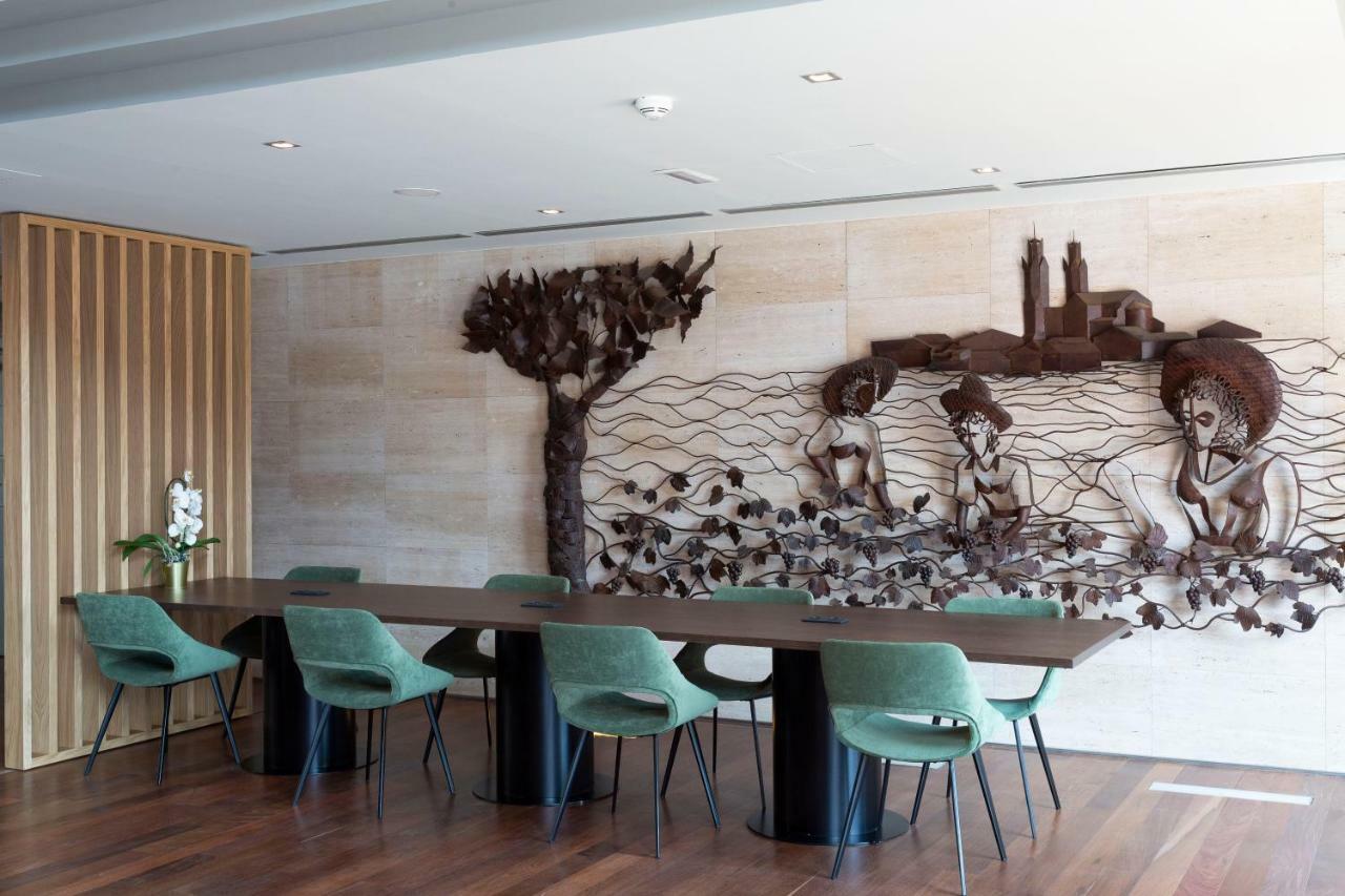 Dolce By Wyndham Barcelona Resort Sant Esteve Sesrovires Buitenkant foto