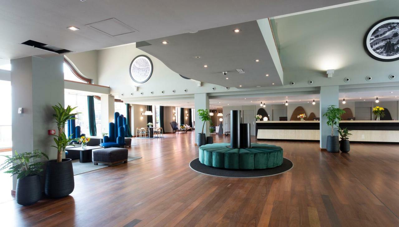 Dolce By Wyndham Barcelona Resort Sant Esteve Sesrovires Buitenkant foto